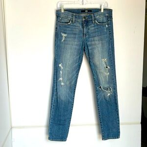else Blue Ankle Jeans Size W27 Distressed holes in front part of the style
